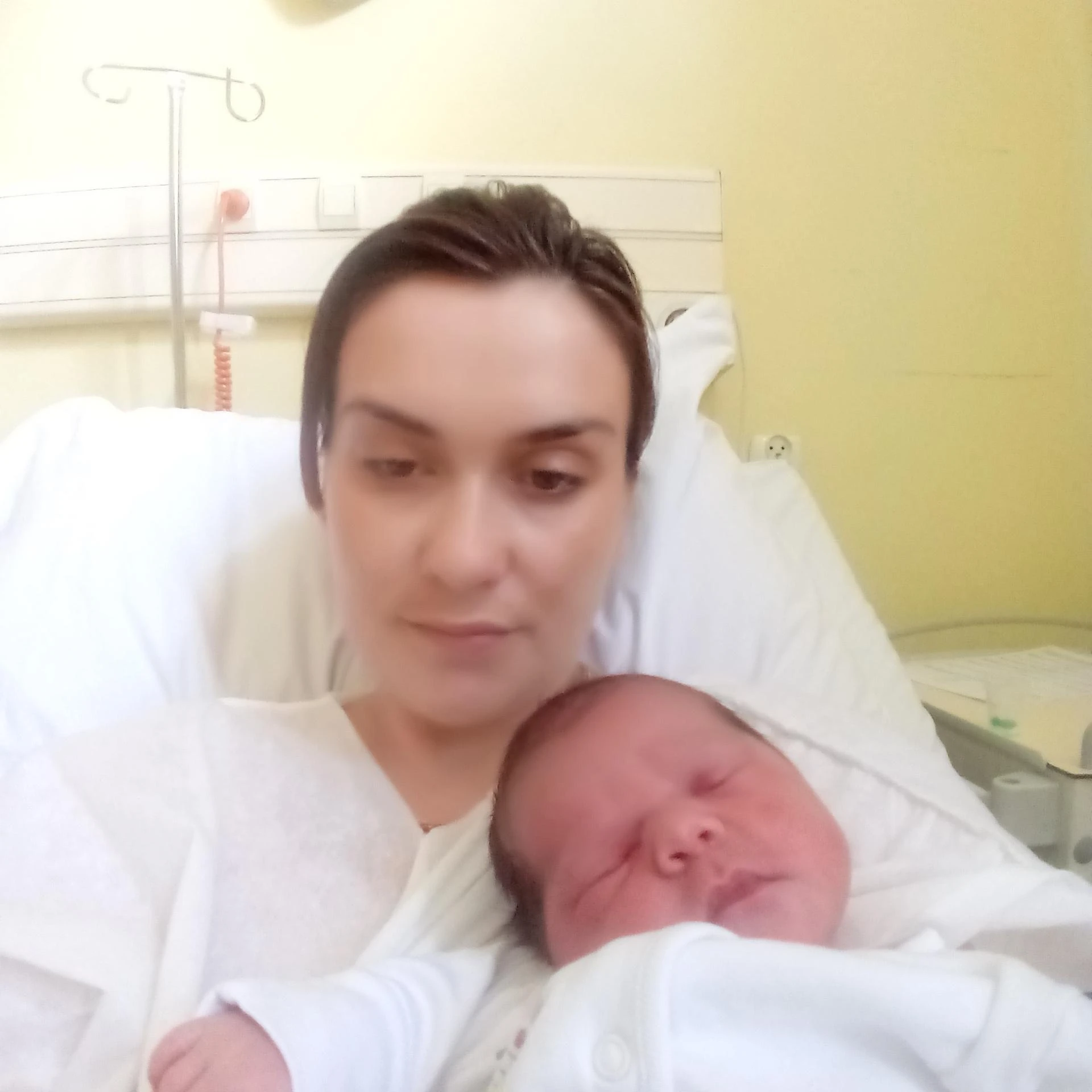 Szczecin: Mała Hania bardzo spieszyła się na świat. Takiego porodu nikt się nie sp...