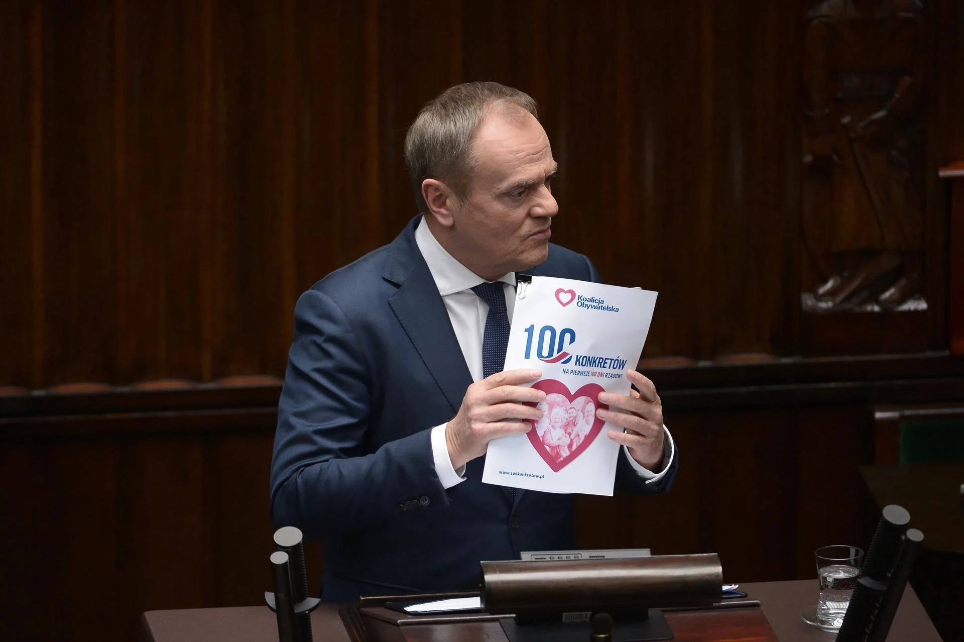 Obietnice Tuska Co obiecano przed wyborami, a nie wymieniono w exposé?