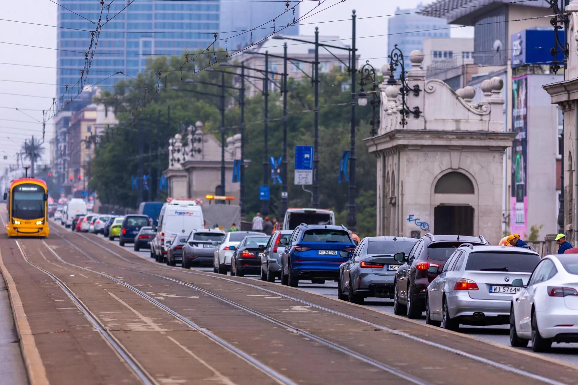 BYŁY UTRUDNIENIA Policja zamknęła most Poniatowskiego. Co się stało?