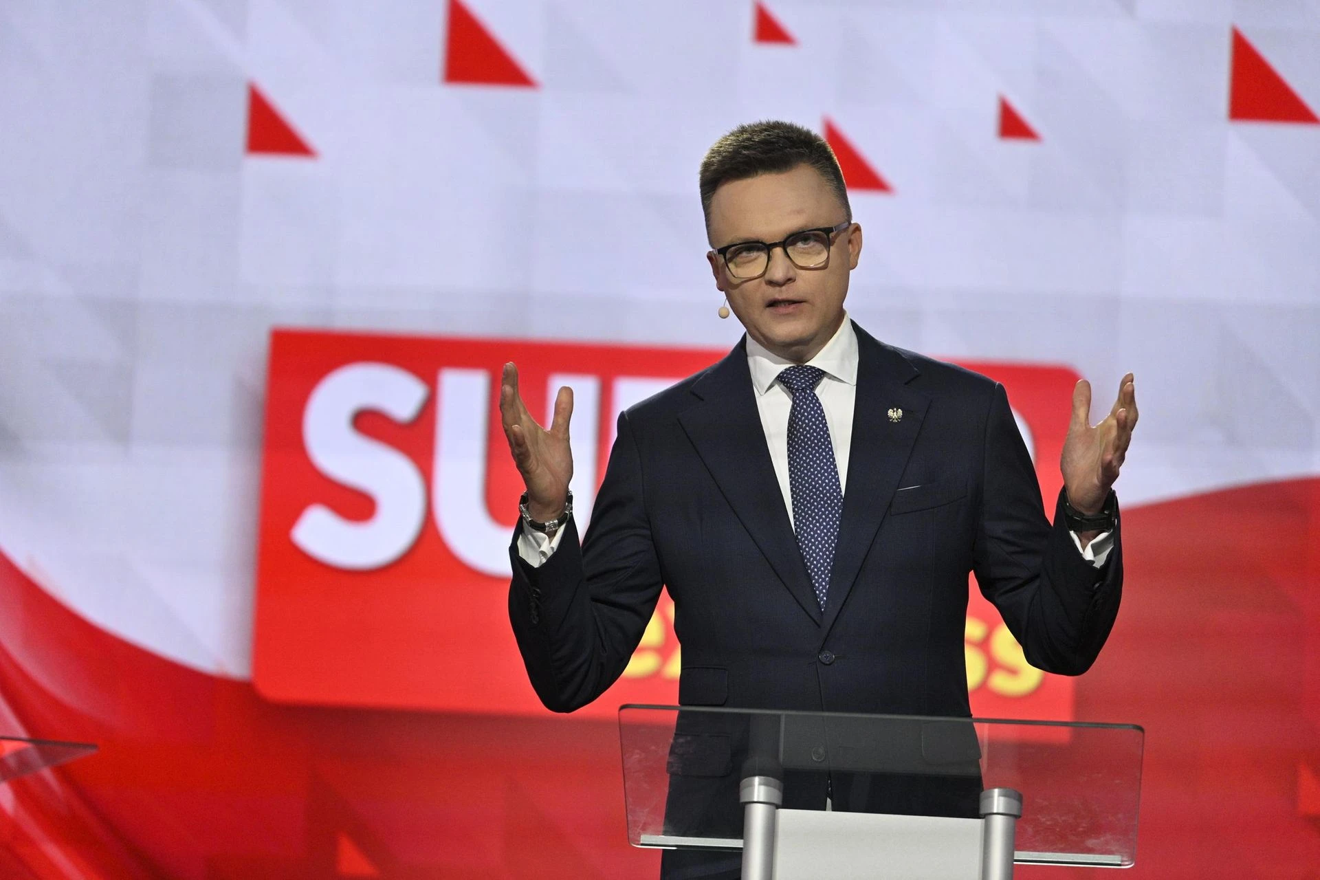 nie jest dobrze! Koszmar Szymona Hołowni! Polacy wystawili mu ocenę na koniec roku szkolnego