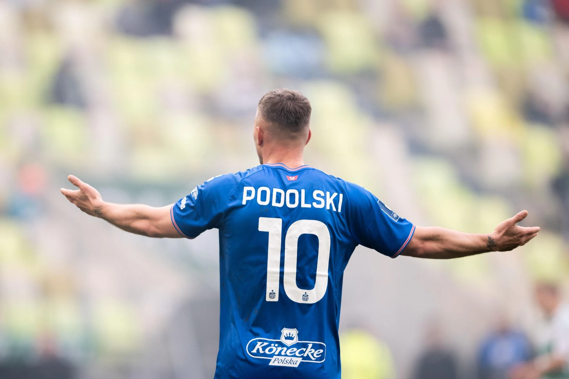 Wbił gwóźdź do trumny Śląska Lukas Podolski jak zawsze bez hamulców, konkretnie pojechał po rywalu „Ja bym to zro…