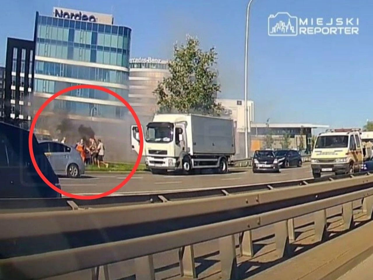 DRAMAT Groza w Alejach Jerozolimskich w Warszawie. Wózek inwalidzki stanął w płomieniach!