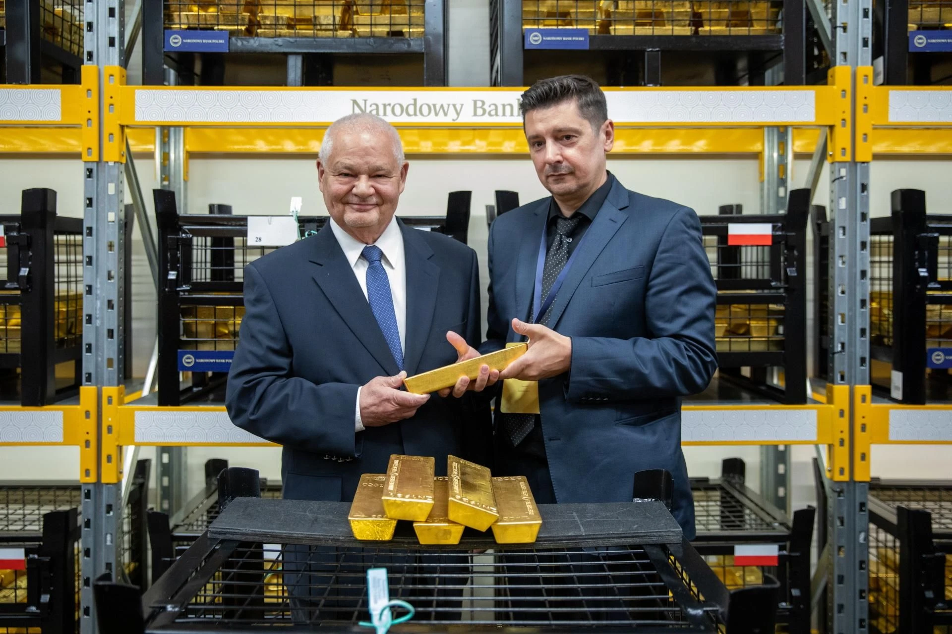 500 ton złota Byłem w supertajnym skarbcu NBP! Każda sztabka to 5 milionów złotych!