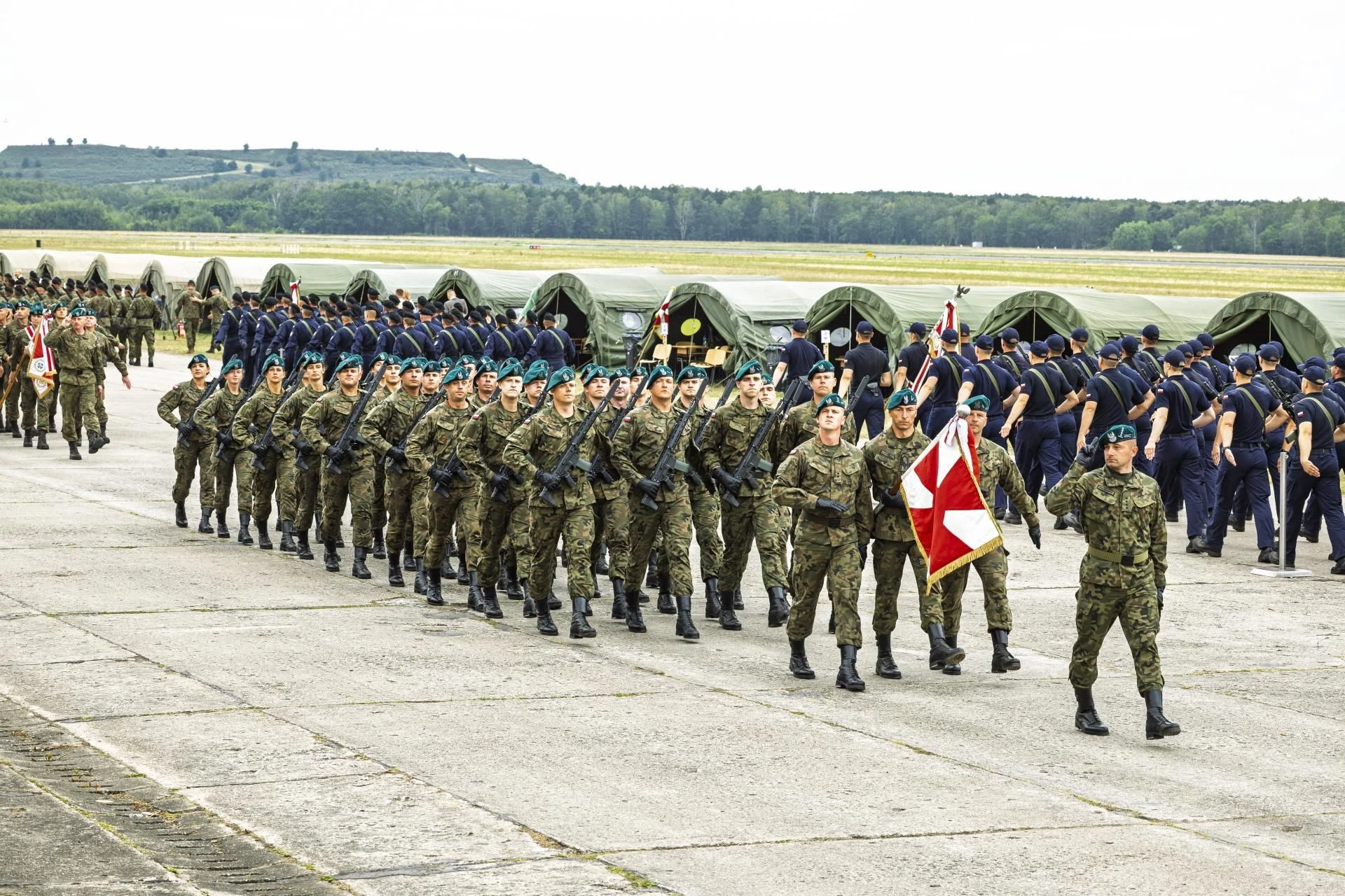 DEFILADA WOJSKOWA Plan obchodów Święta Wojska Polskiego 2025. Jak dojechać na Wisłostradę?