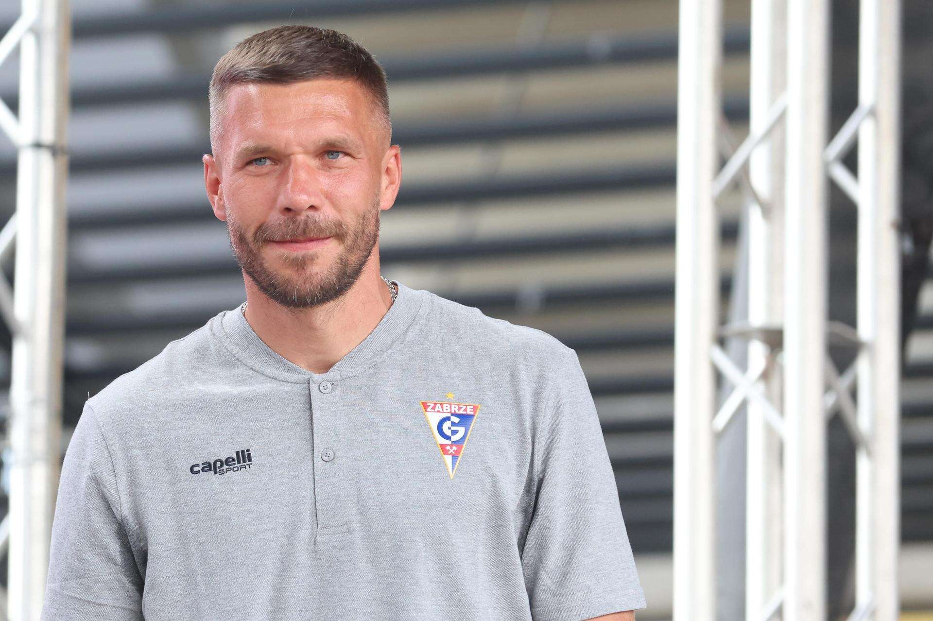 Ogromne wsparcie Lukas Podolski przekazał ogromną kwotę na pomoc powodzianom. Niesamowity gest!