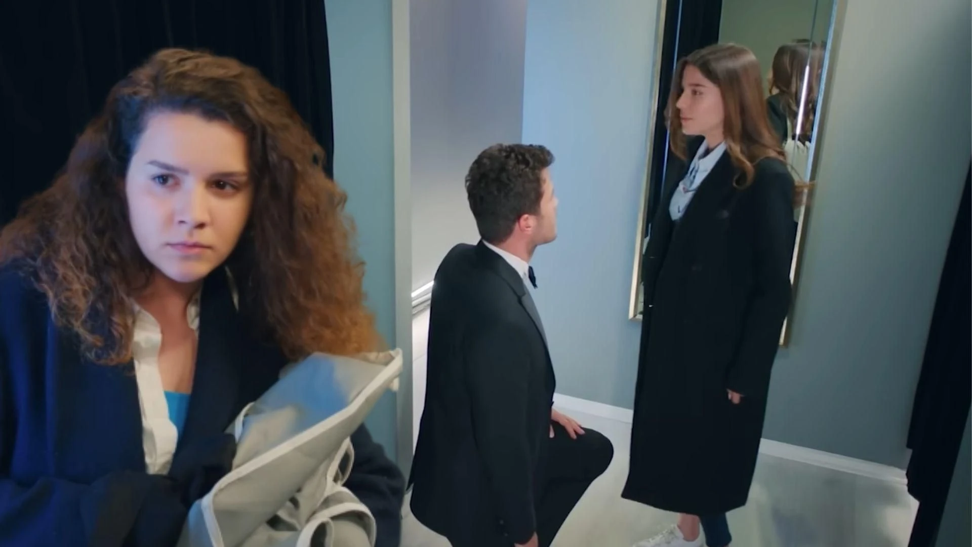 Miłość i nadzieja. Ege uklęknie przed Zeynep! O mały włos nie przyłapie ich Melis
