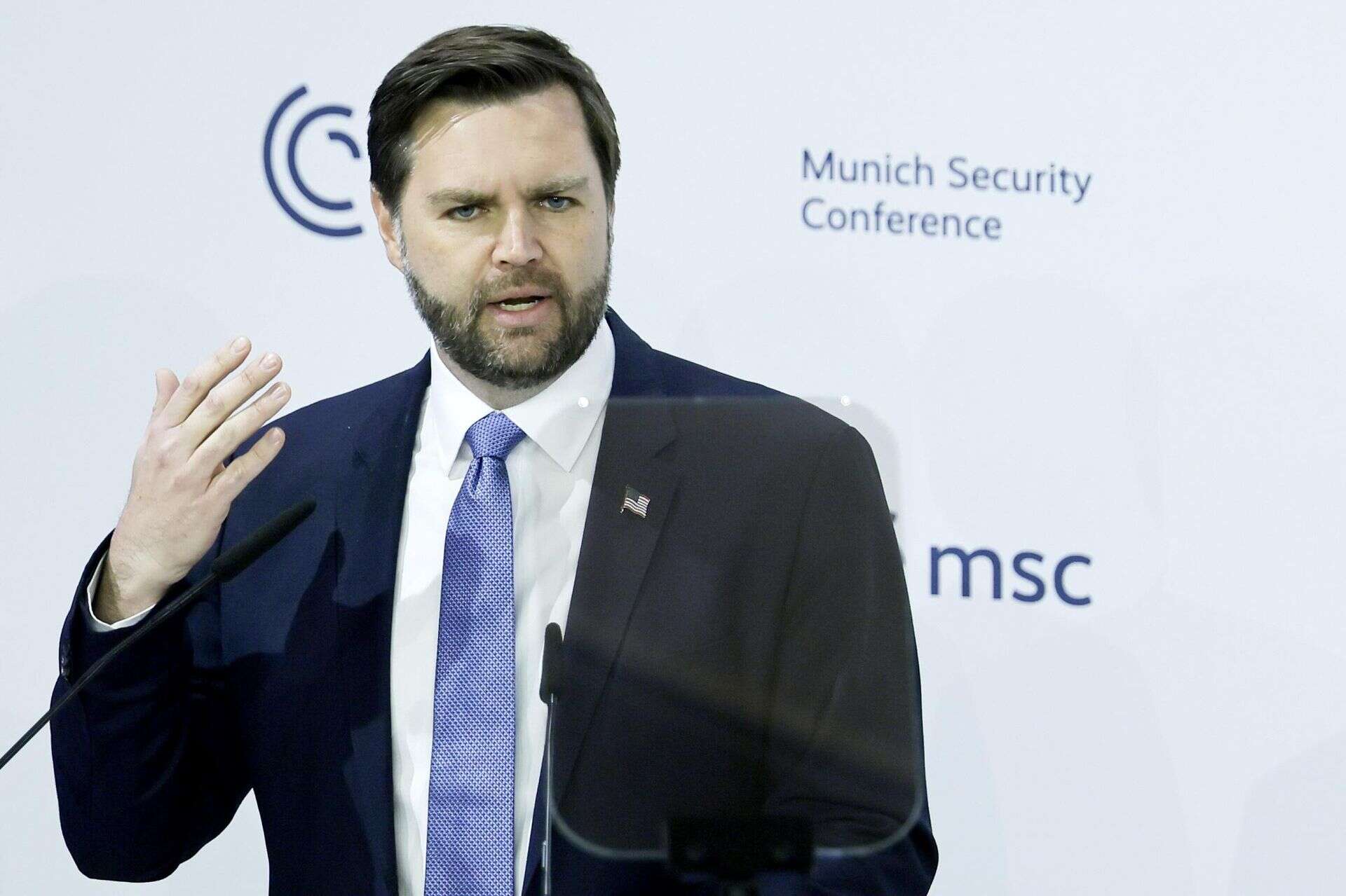 Co mówi J.D. Vance? Wiceprezydent USA znów krytykuje Europę! 