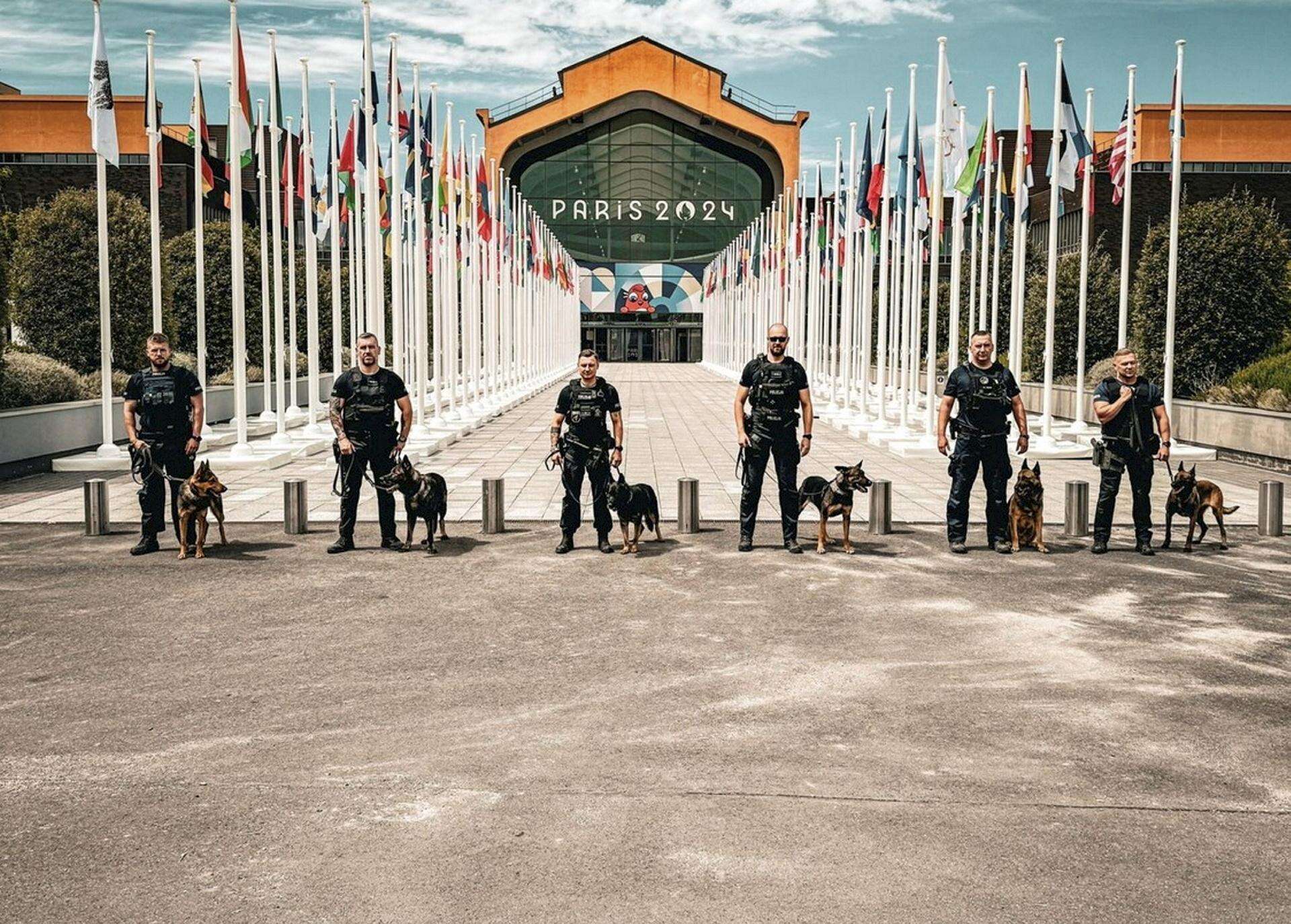 Ale jak to? Polscy policjanci jadą pilnować porządku we Francji! Mowa jest o milionach ludzi