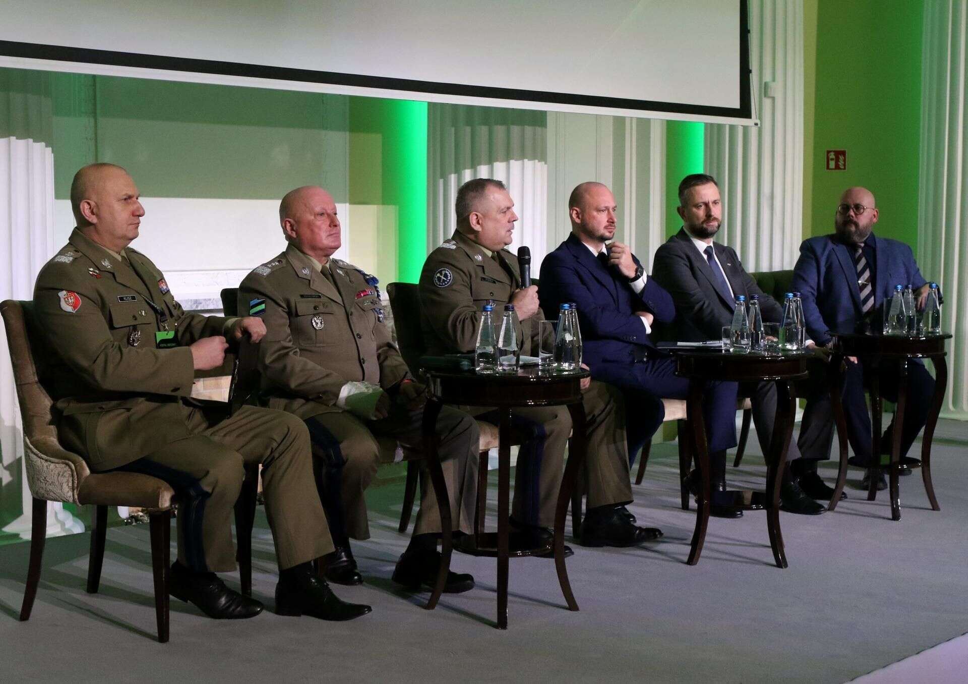 Konferencja Portalu Obronnego w Bellotto Co zmieni się w polskiej armii za 15 lat? Będzie ważny dokument