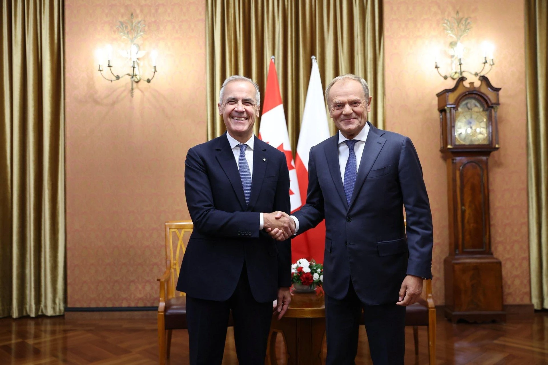 ważne dyskusje Premier Tusk spotkał się z premierem Kanady. O czym rozmawiali?