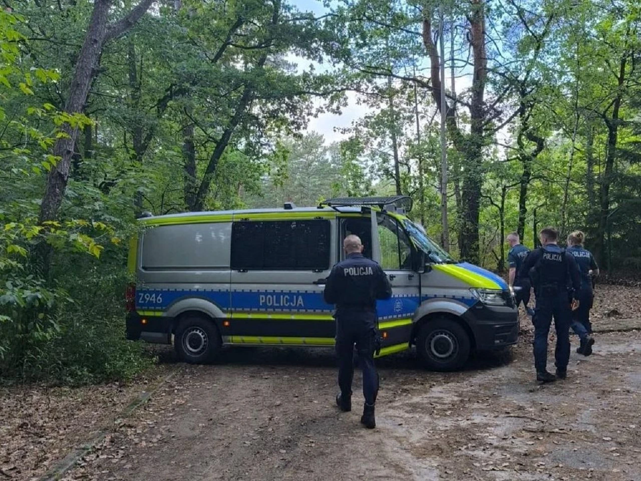 Zgłoszenia o spadających obiektach Alarm w Warszawie i okolicach! Policja wydała komunikat w sprawie poszukiwań