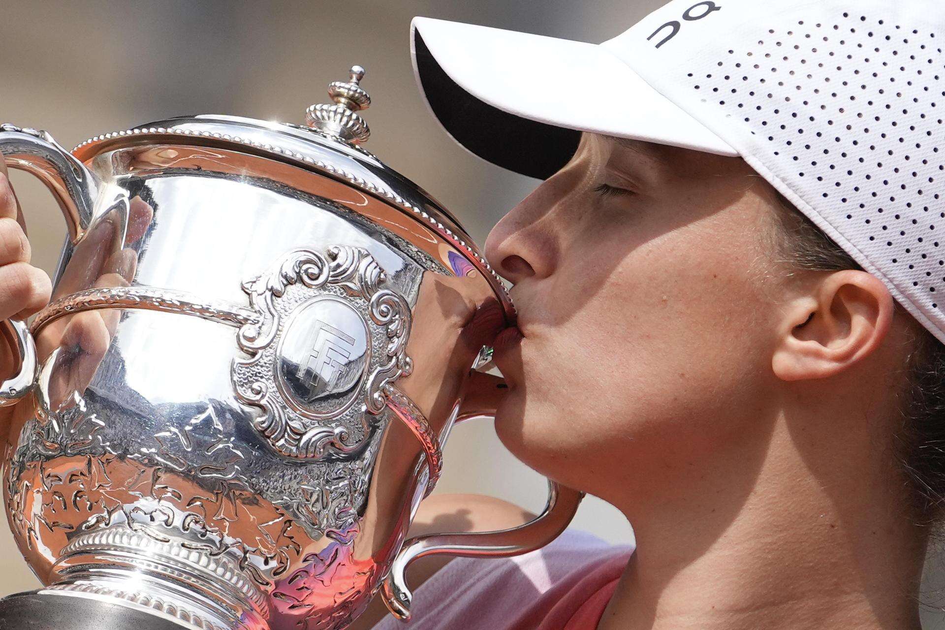 Odsadziła rywalki Gigantyczna przewaga Igi Świątek w rankingu WTA po Roland Garros! To jakiś kosmos!