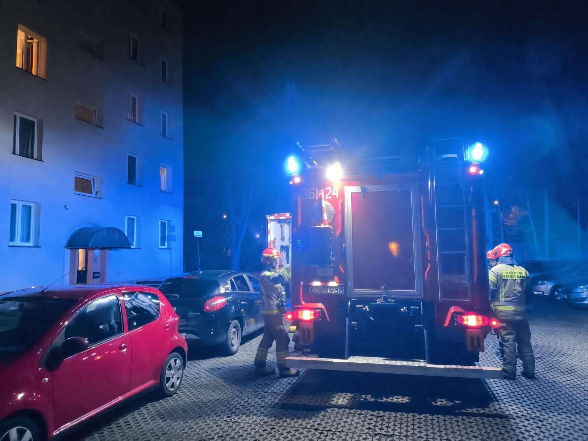 Pożar w Tarnowie Bohaterski sąsiad uratował kobietę. Ryzykował życiem, żeby walczyć z ogniem