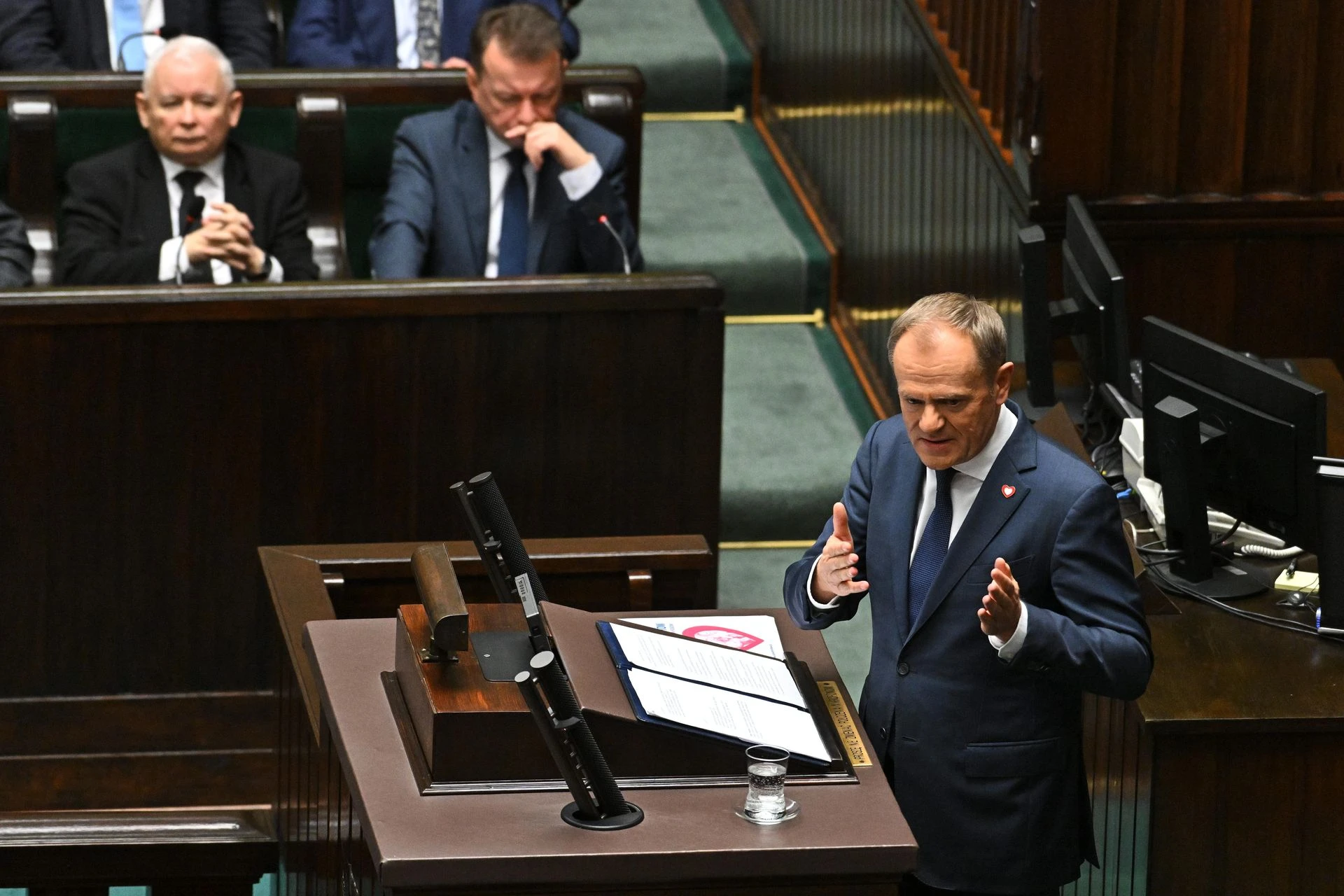 Nowy sondaż Fatalne wieści dla Donalda Tuska. Jarosław Kaczyński zaciera ręce!