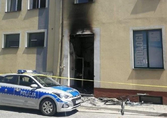 Włodzimierz B. usłyszał wyrok Włóczęga podpalił blok z zazdrości o ukochaną. Zadzwonił z przerażającym pytaniem. W…