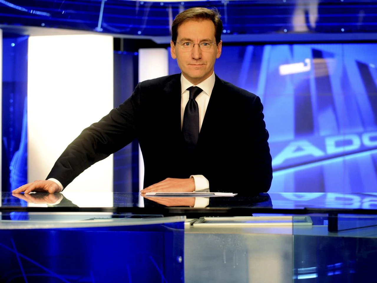 Niewiarygodne, ile wzrostu ma Piotr Kraśko! Ogromne zaskoczenie, w TV nie da się p...