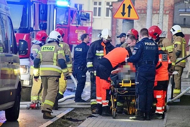Przerażające szczegóły Śmiertelny upadek na szkło w Kłecku. 44-latek zmarł mimo reanimacji!