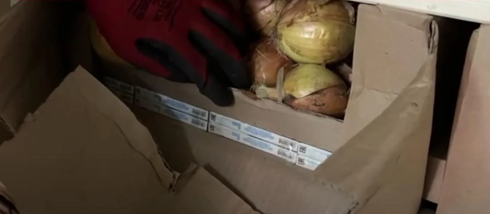 Kontrabanda Z zewnątrz tylko cebula. W środku – towar wart fortunę