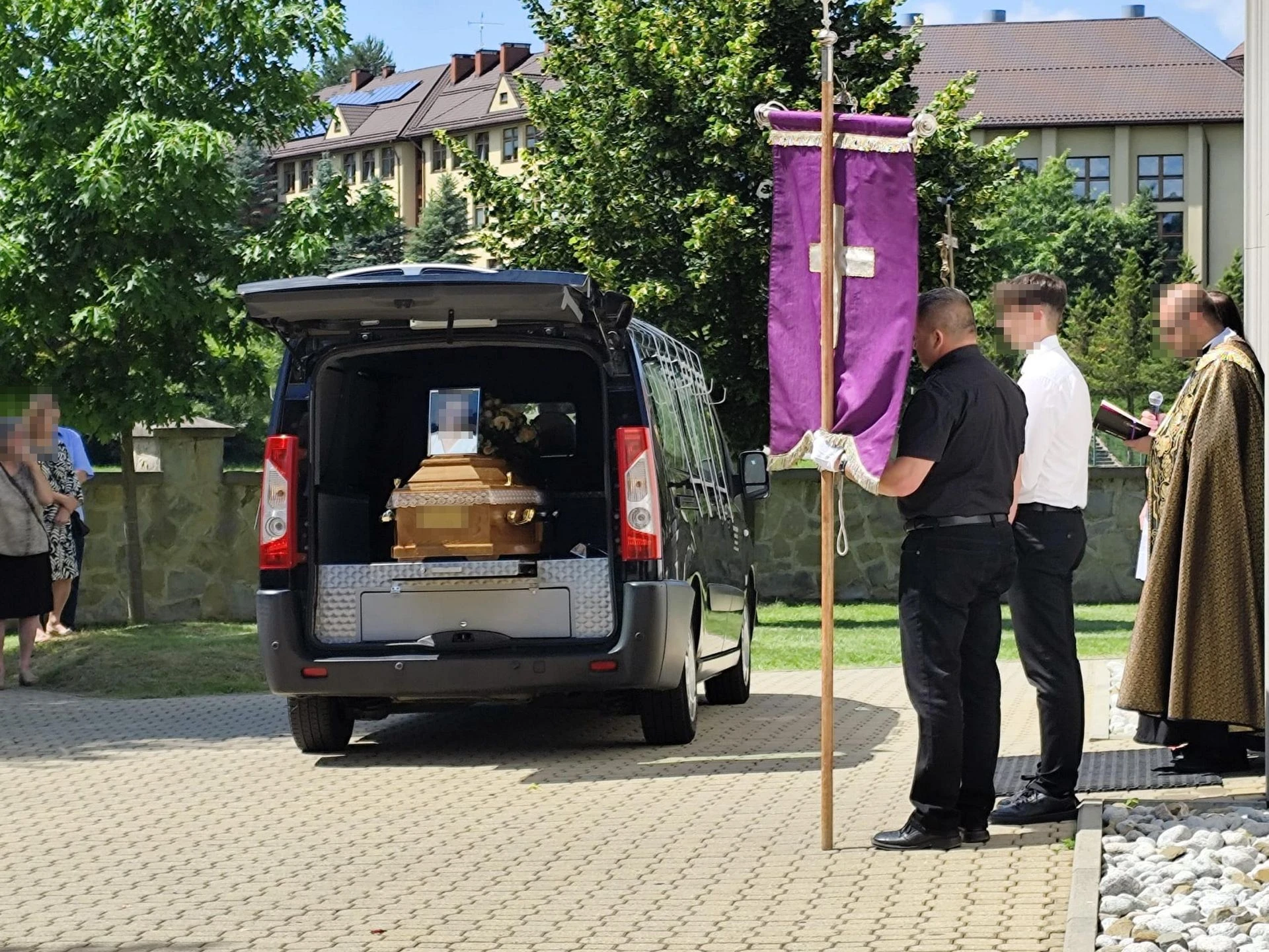 Ogromna tragedia Katarzyna zginęła z rąk męża. Pożegnały ją tłumy. 