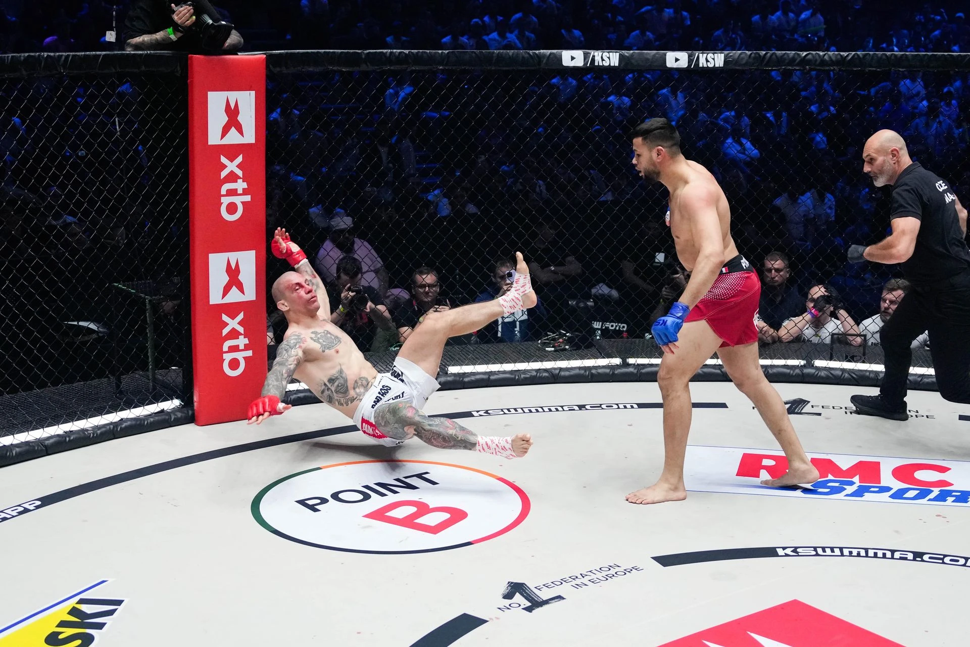 XTB KSW 106 Aż zamarliśmy widząc rozbitą twarz Damiana Janikowskiego. Boli od samego patrzenia. …