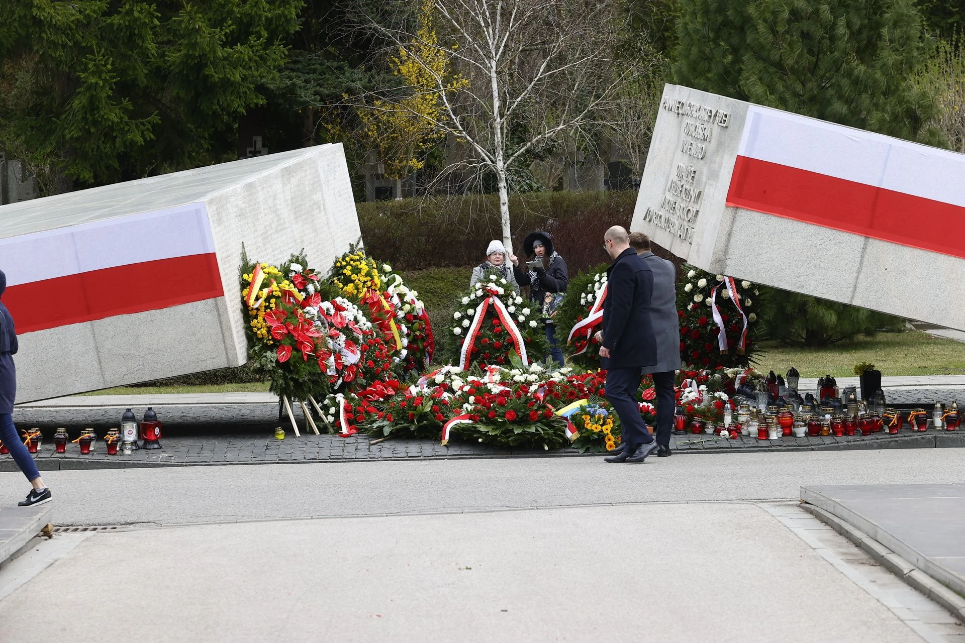 15. rocznica katastrofy smoleńskiej Łzy napływają do oczu. Poruszające wyznania polityków. 