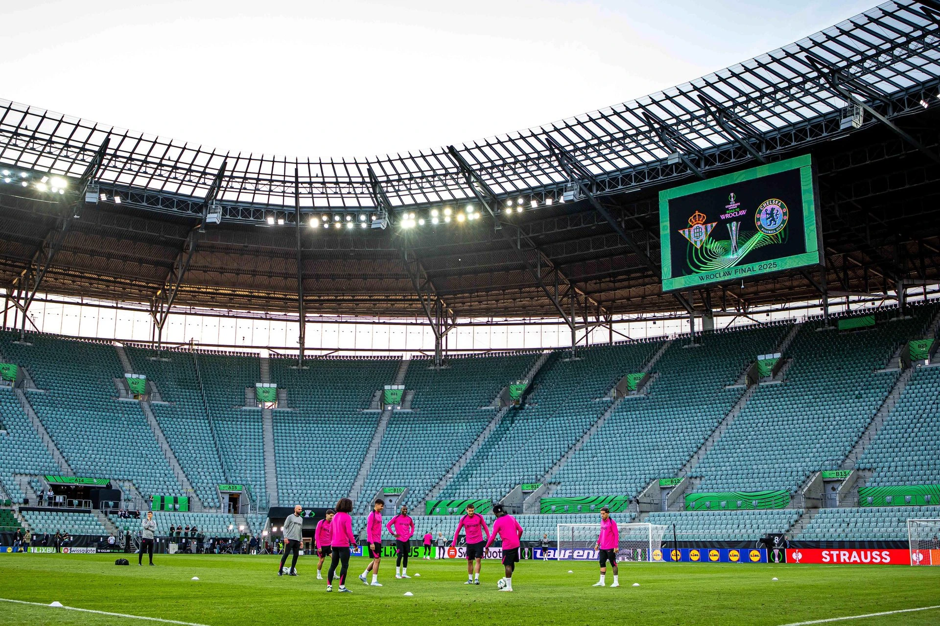 To już dziś! Tak Wrocław otrzymał prawo do organizacji finału LKE. UEFA sprawdzała każdy szczegół