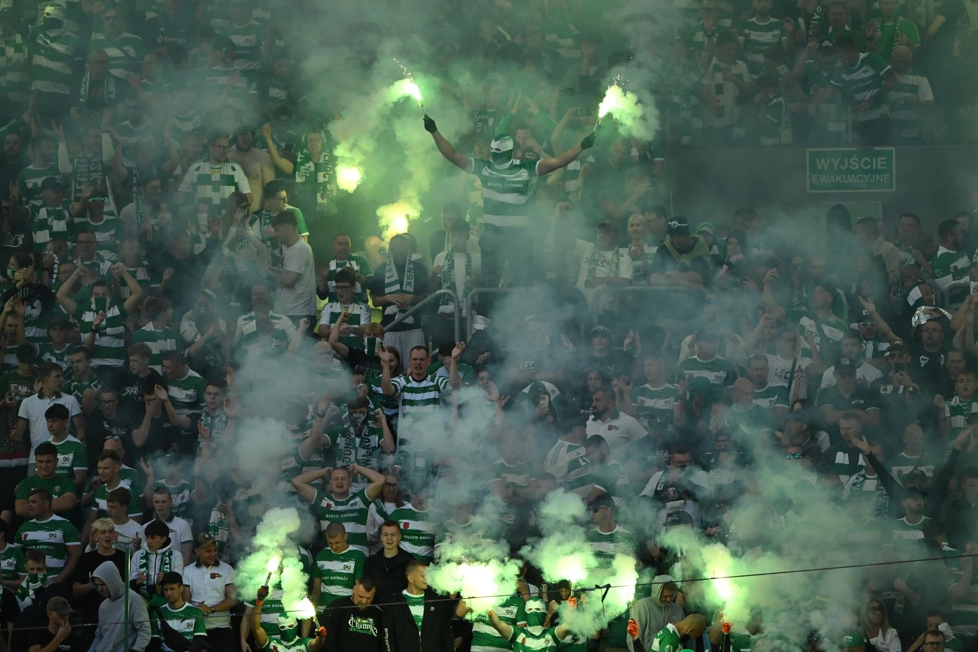 GALERIA Derby Trójmiasta. Tak bawili się kibice na meczu Lechia Gdańsk - Arka Gdynia [ZDJĘCIA]
