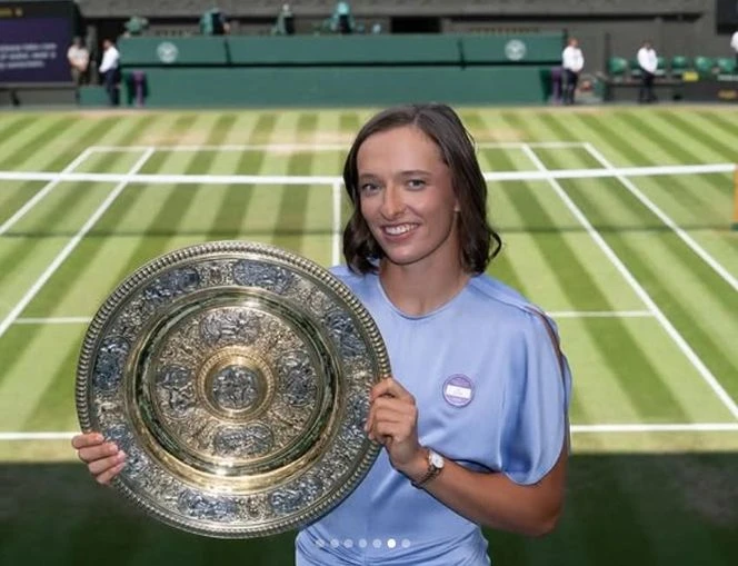 Królowa Wimbledonu Już wtedy Iga Świątek miała te cechy! Ikoniczny wywiad królowej Wimbledonu sprzed la…