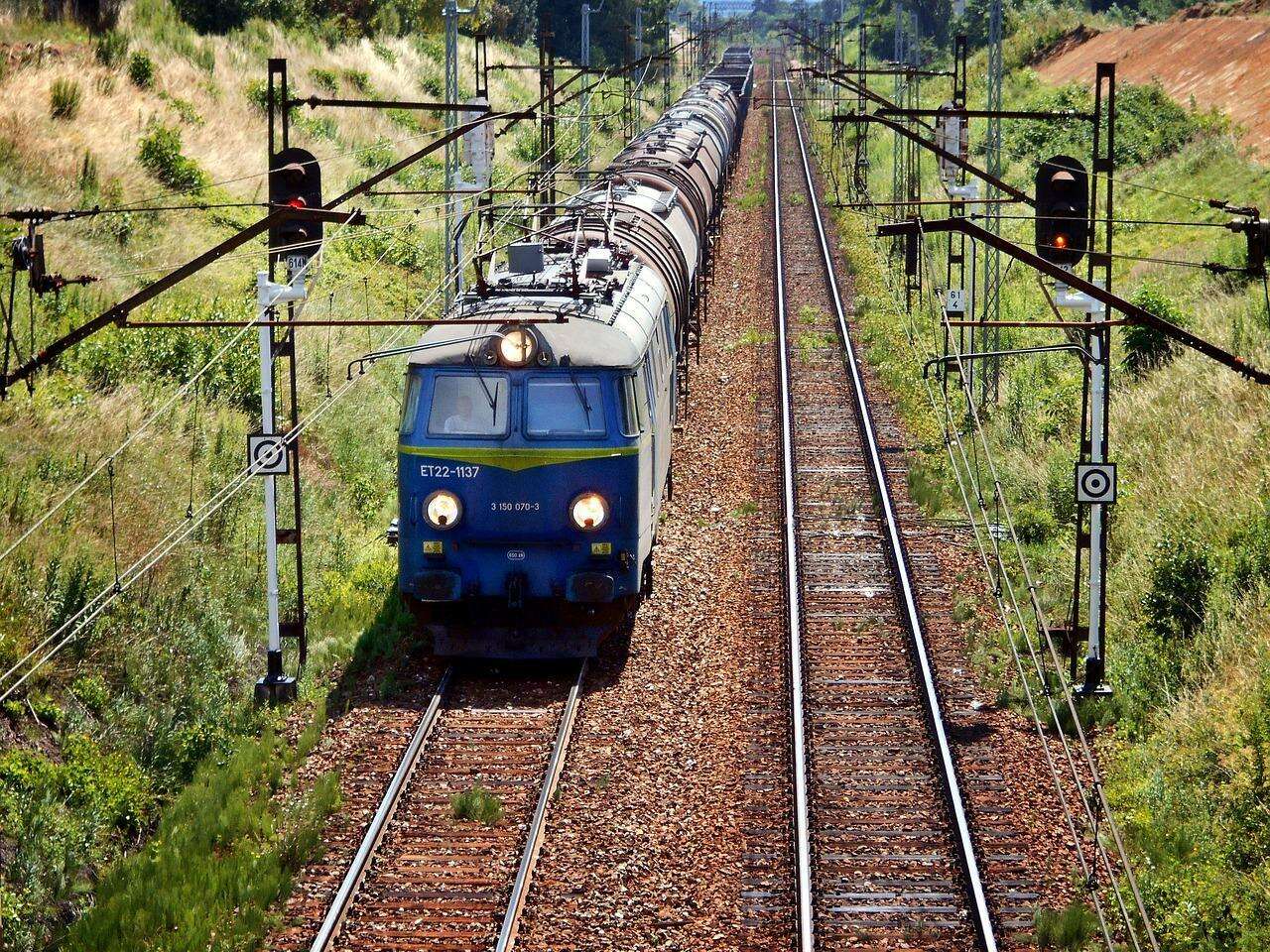 PKP Cargo Tracą pracę w PKP Cargo i dostają 100 tys. zł