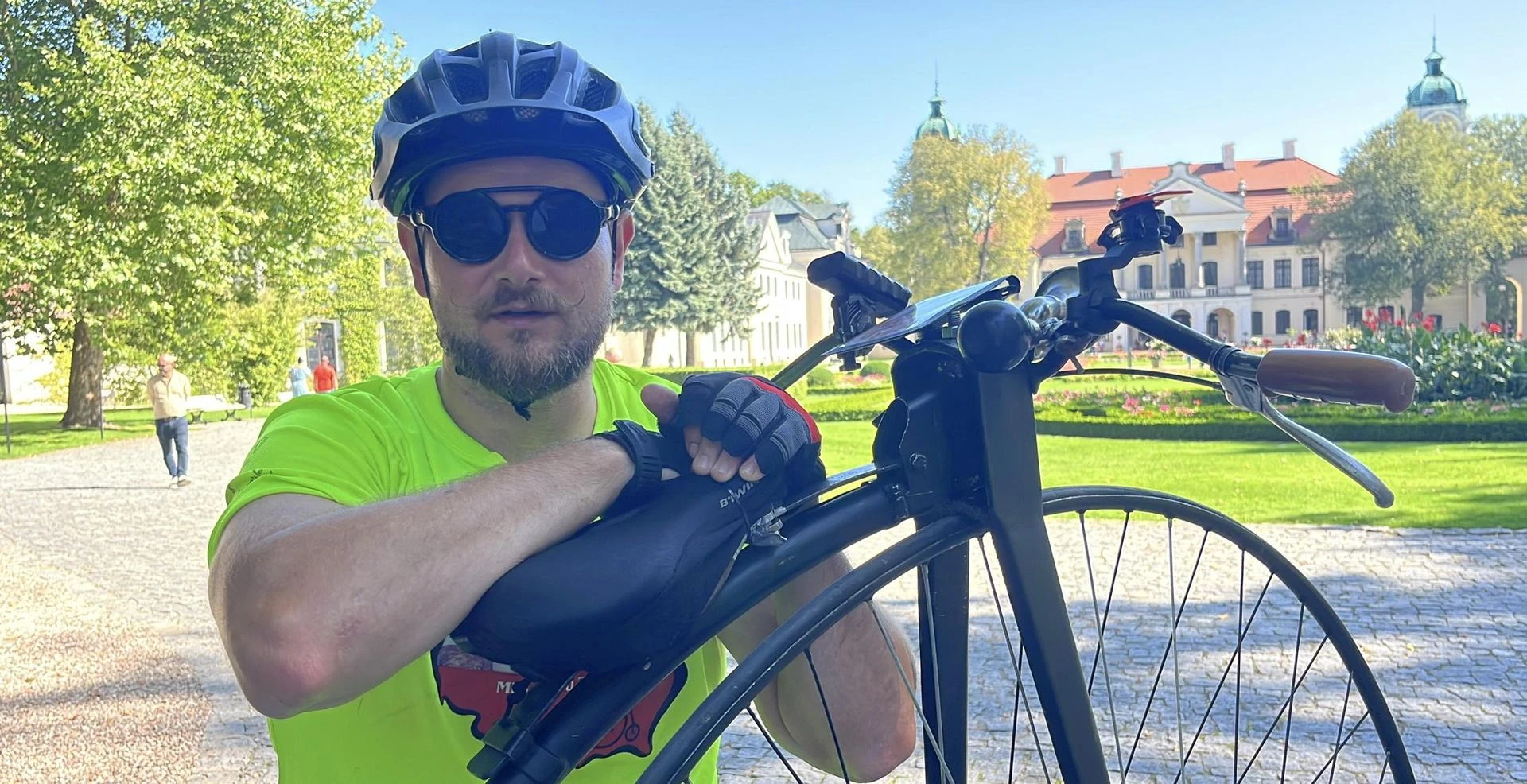 Rekord Polski Strażak jedzie bicyklem dookoła Polski. Wszystko dla chorej córeczki