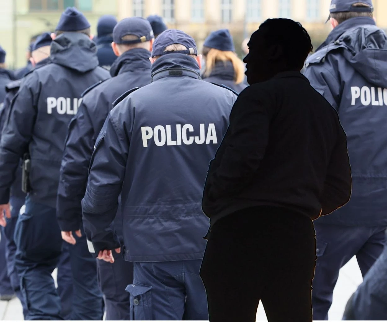 Tak się tłumaczy policjant Nie chciał zapłacić za nocleg, na miejsce wezwano policję. 48-latek zmarł. Maciej W.…