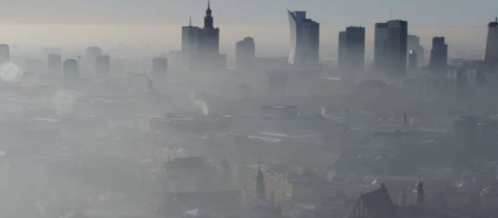 Uwaga! Warszawa w wielu miejscach na czerwono. Trujący smog w stolicy