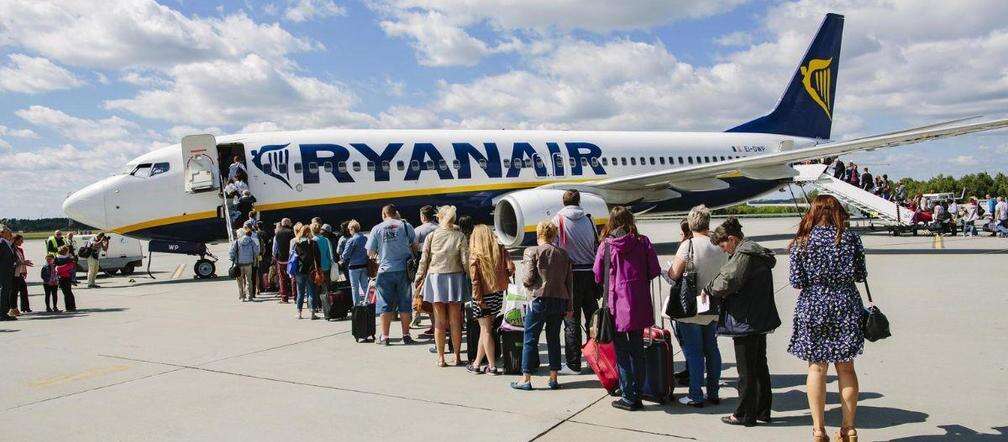 Podróże Ryanair. Nowy sposób mierzenia bagażu podręcznego