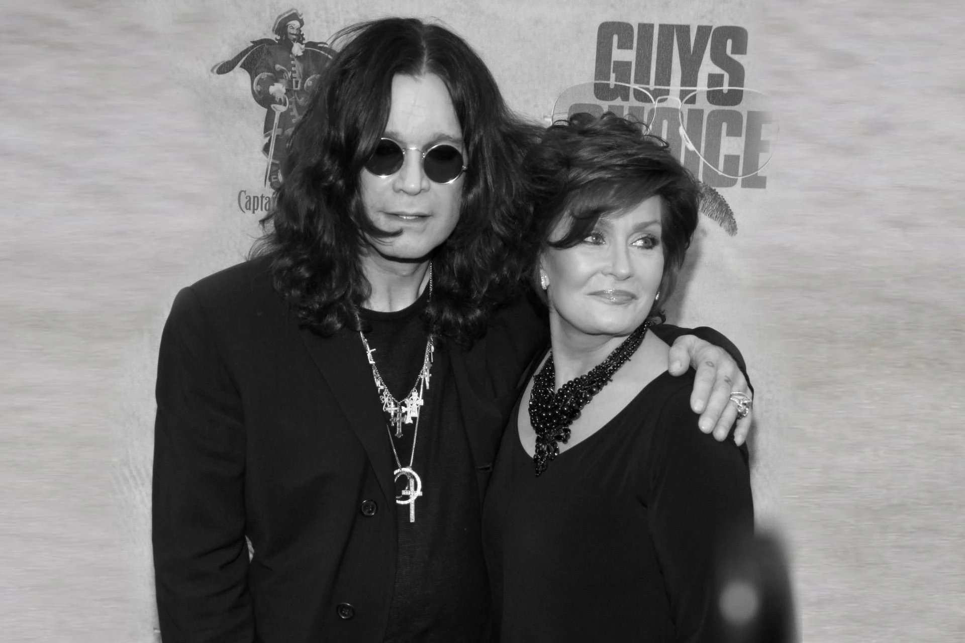 Najmroczniejsza historia z domu Osbourne’ów. Ozzy próbował zabić Sharon, a ona... mu…