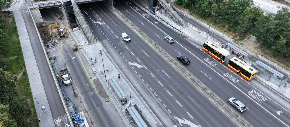 Jak kursują? Nowa linia tramwajowa i autobusowa w Warszawie. Mają nietypowe oznaczenia i rozkład …