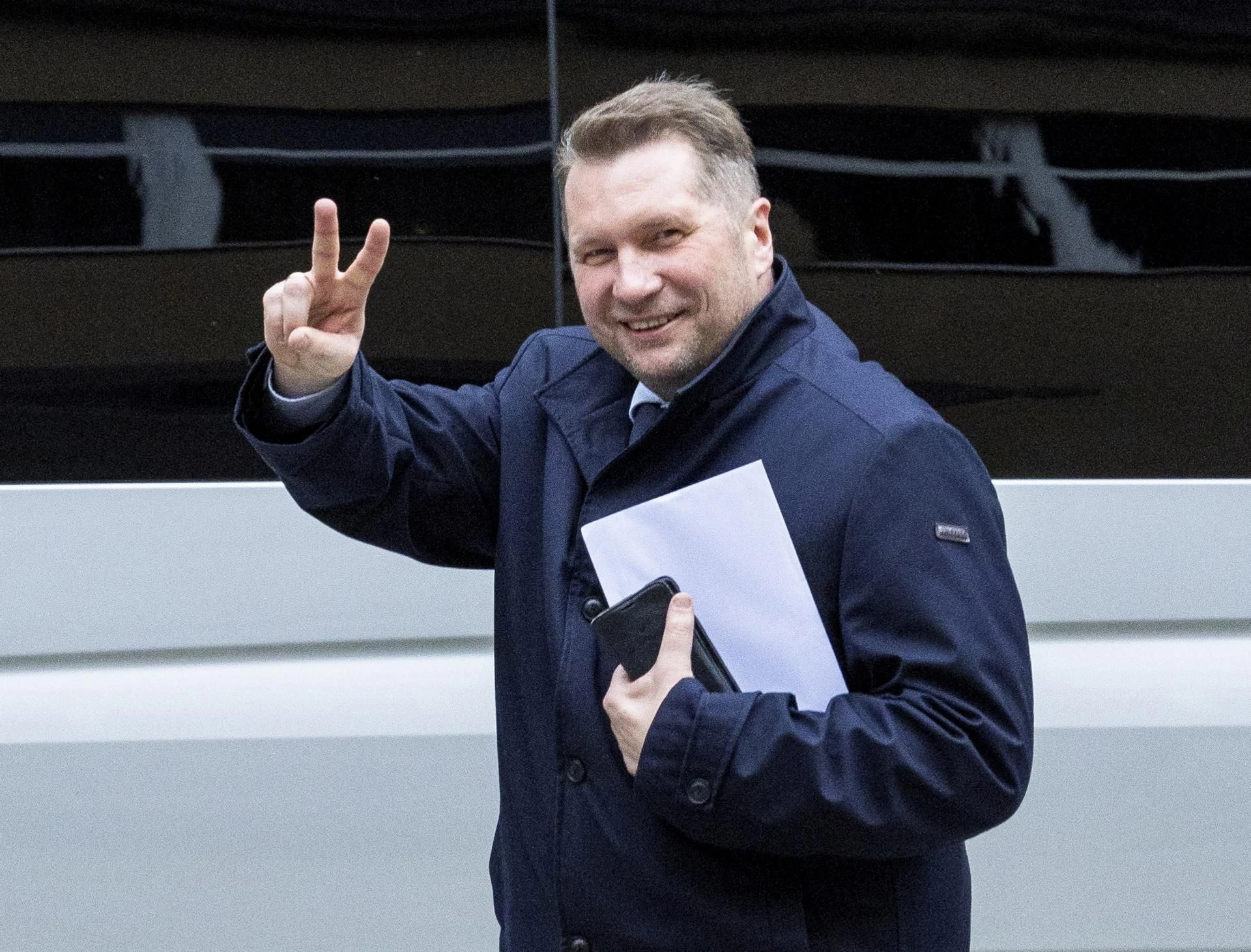 robi się ciekawie! Koniec rządu Tuska i wcześniejsze wybory? PiS rozmawia z PSL! Czarnek oszacował szansę powodzenia!