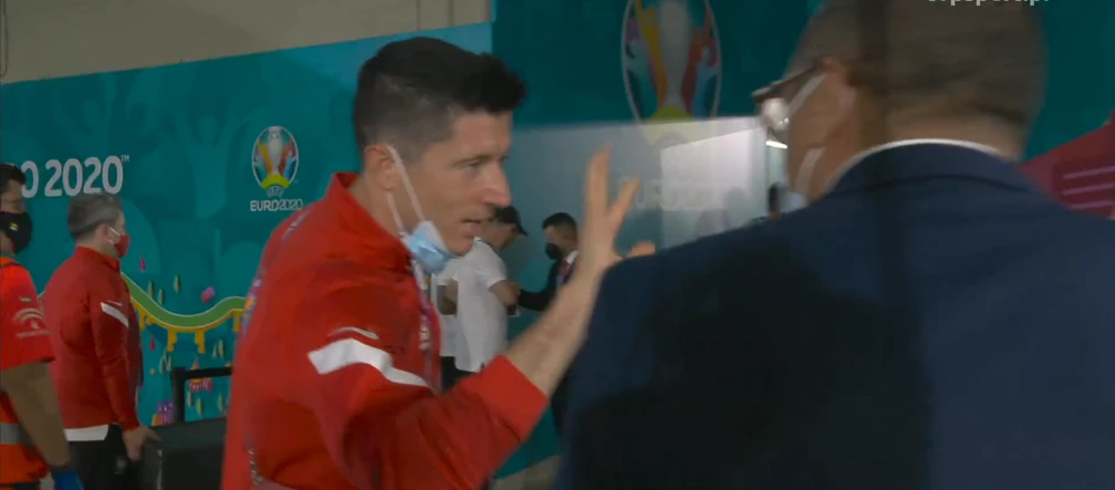 Mały, ale WZRUSZAJĄCY gest Roberta Lewandowskiego! Dał uśmiech dziecku choremu na ...