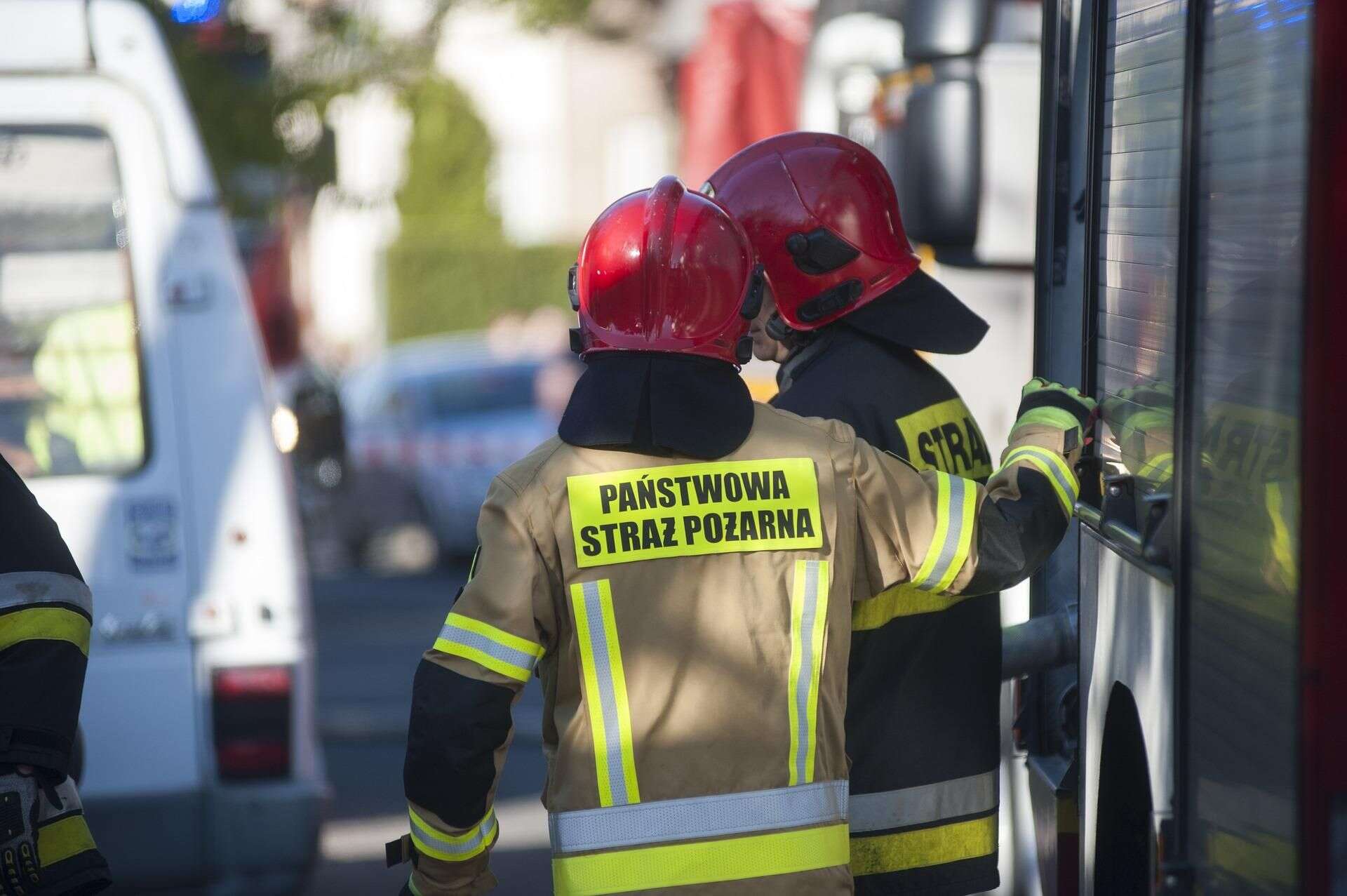 W Krakowie zapalił się autobus hybrydowy. Gaszenie może potrwać kilka godzin