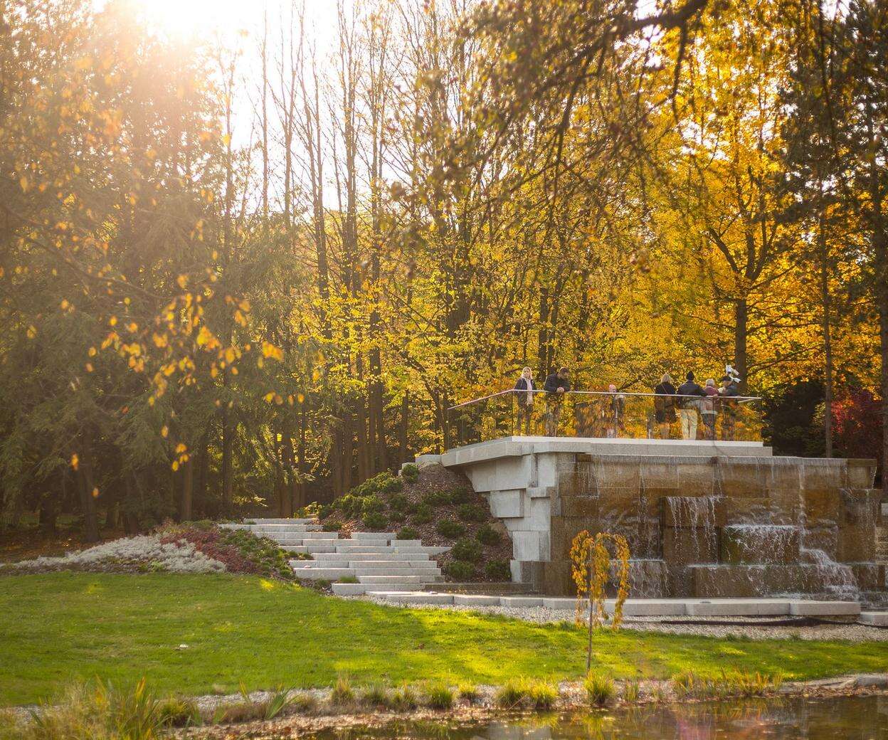 niezwykłe miejsce To największy park w Polsce i jeden z największych w Europie. Jakie skrywa tajemnice?