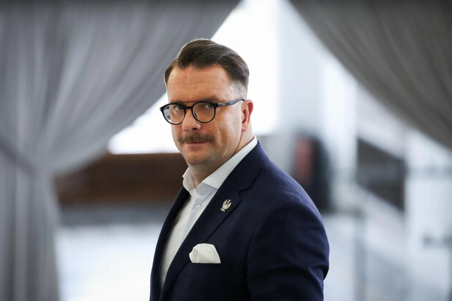nazbierało się tego! Szybka jazda to nie jedyny wybryk Mejzy. Skandali z udziałem polityka PiS jest więcej!