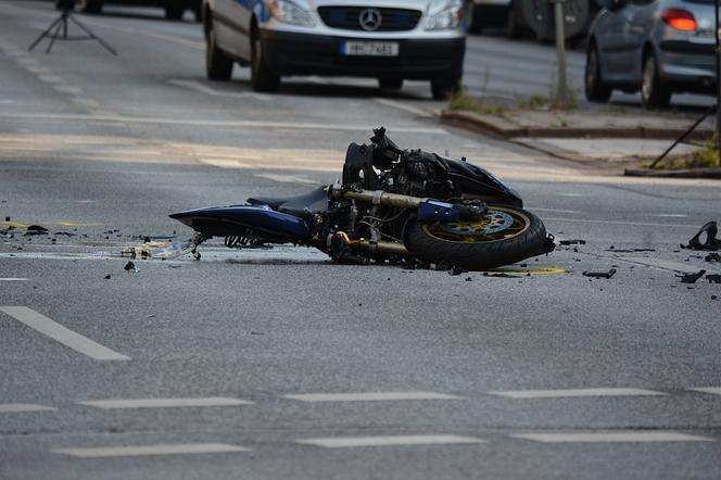 Wypadek śmiertelny Motocyklista zderzył się z seatem. 18-latek nie żyje