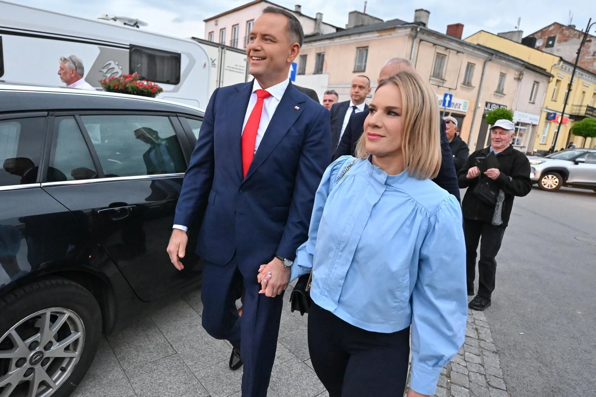 jak to jest? Czy pierwsza dama musi rezygnować z pracy? Marta Nawrocka jest aktywna zawodowo