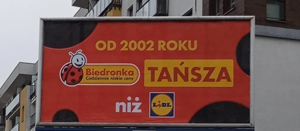 Bitwa o klienta Totalna wojna cenowa Lidla z Biedronką. Parówki i mleko za 1,50, mąka za złotówkę