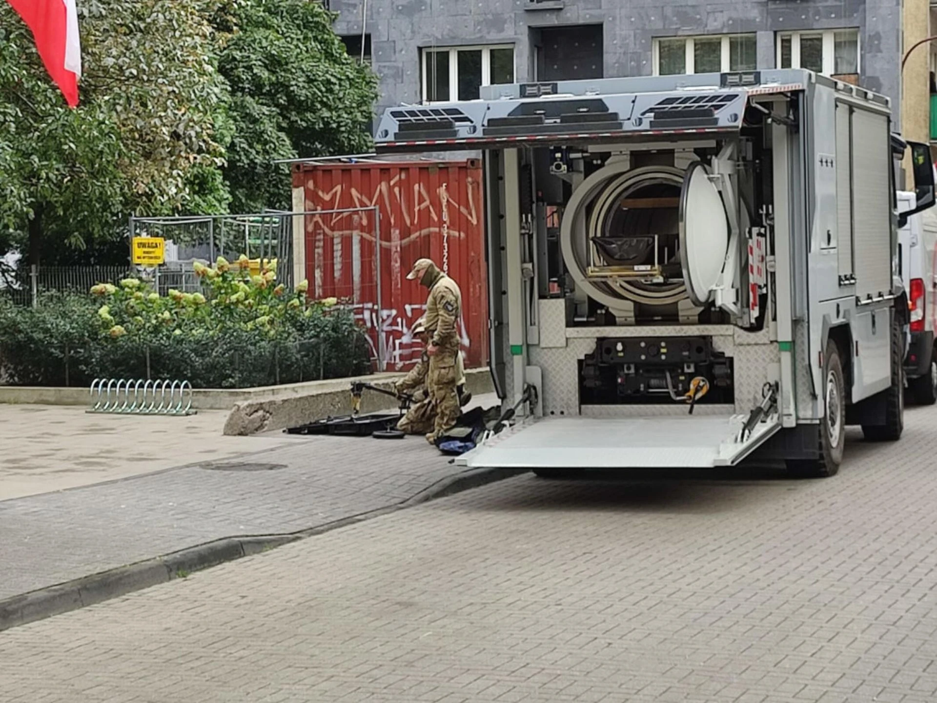 WARSZAWA Bomba w banku. Na miejscu policjanci i antyterroryści. Co tam się stało?