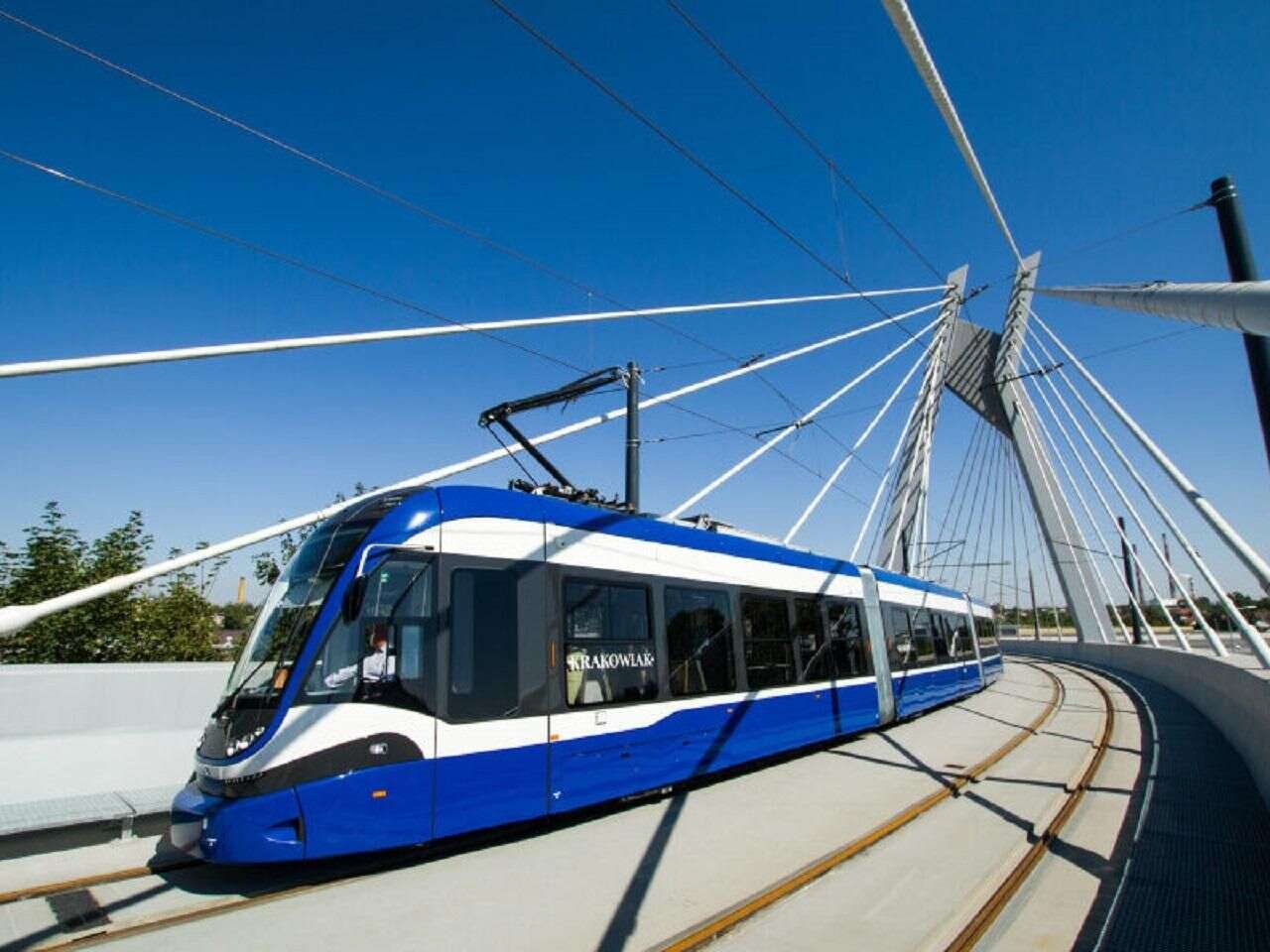 MPK wybrało dostawcę wagonów W Krakowie będą nowe tramwaje. MPK zamówi aż 90 pojazdów. Przewoźnik wyda 1,8 mld zł…