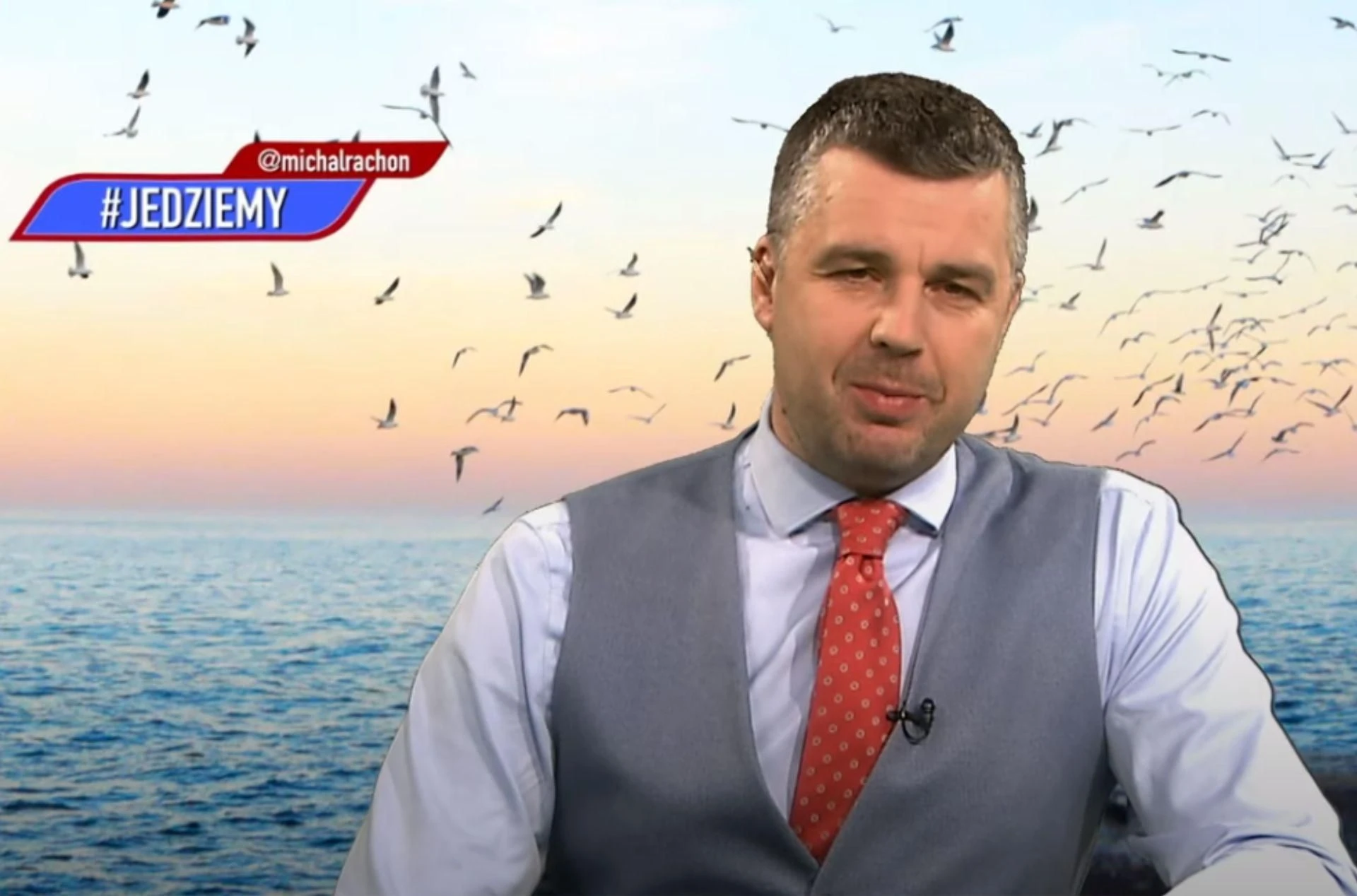 Co rozbawiło ich aż tak? Poważne słowa Tuska, a w TV Republika… kabaret. Oto co zrobili prowadzący
