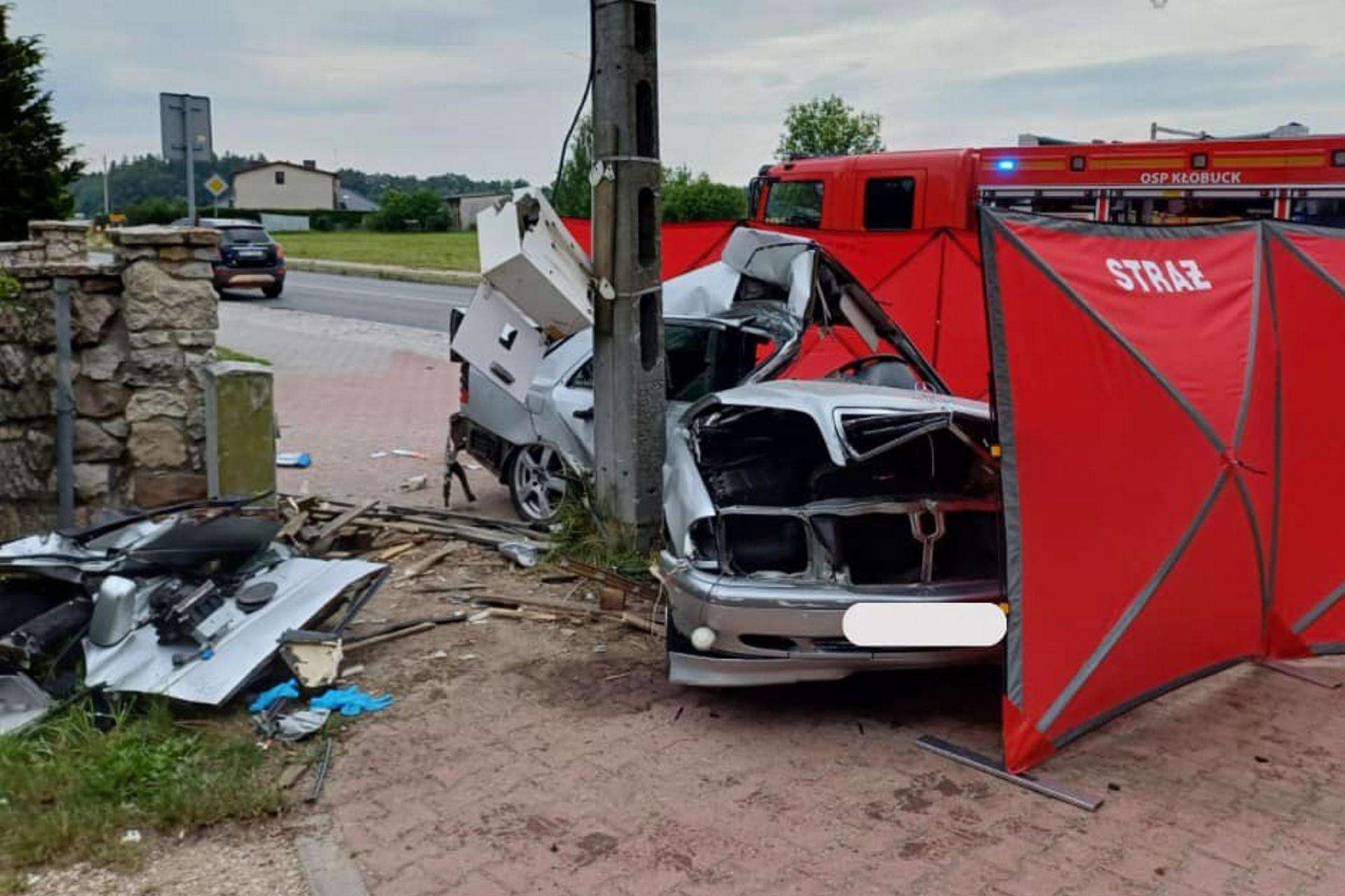 Wstrząsające Ania i Olaf bawili się na dniach Kłobucka. On popijał. Wracają wypadli z drogi. 18-l…