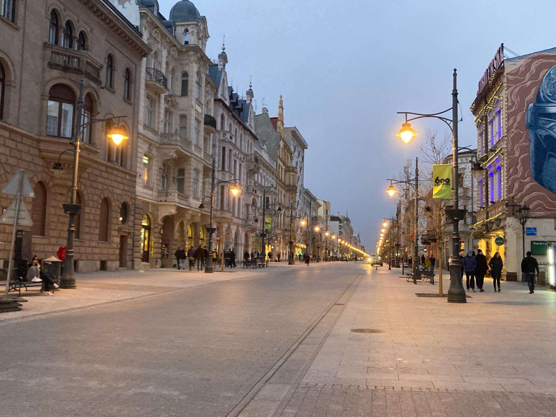 Fundusze unijne Odnowa centrum Łodzi. Są dodatkowe pieniądze od samorządu województwa