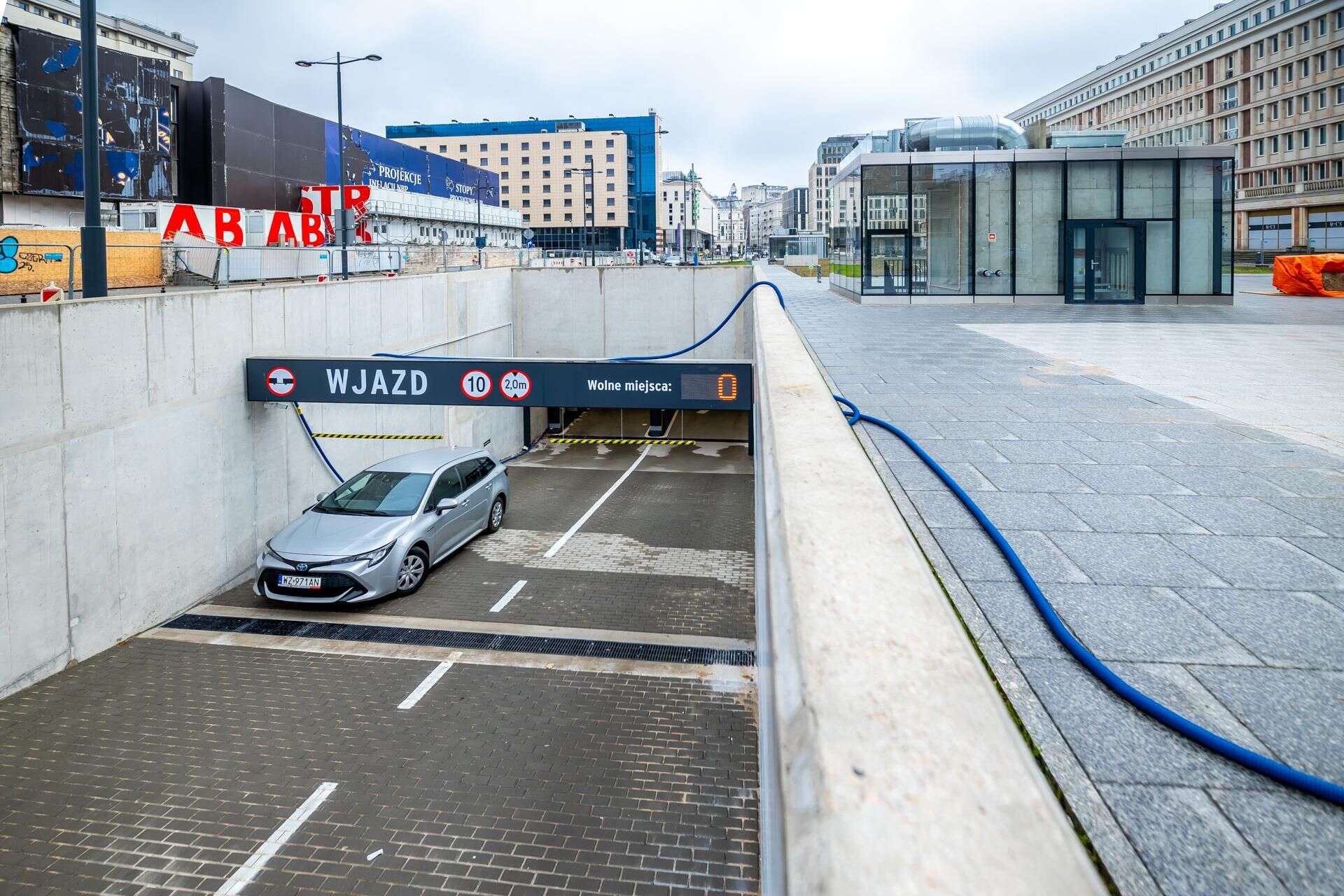 CENNIK Nawet 7,50 zł za godzinę parkowania w centrum Warszawy?! Kierowcy nie będą zadowoleni