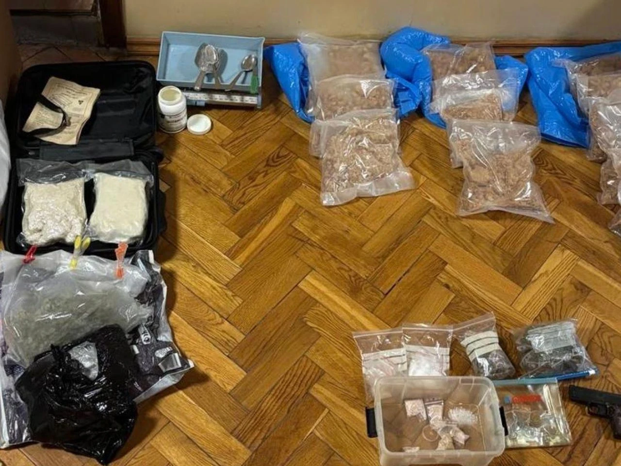 SZOKUJĄCE ZATRZYMANIE Emeryt mógł odurzyć nawet 200 tys. osób. Służby zatrzymały miejscowego dilera